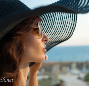 jeny-smith-sheer-bikini_21